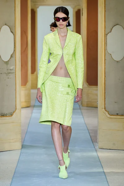 Look 38